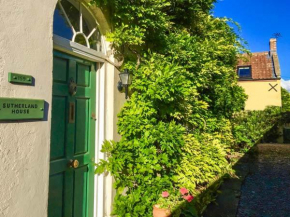 Hotels in Hutton